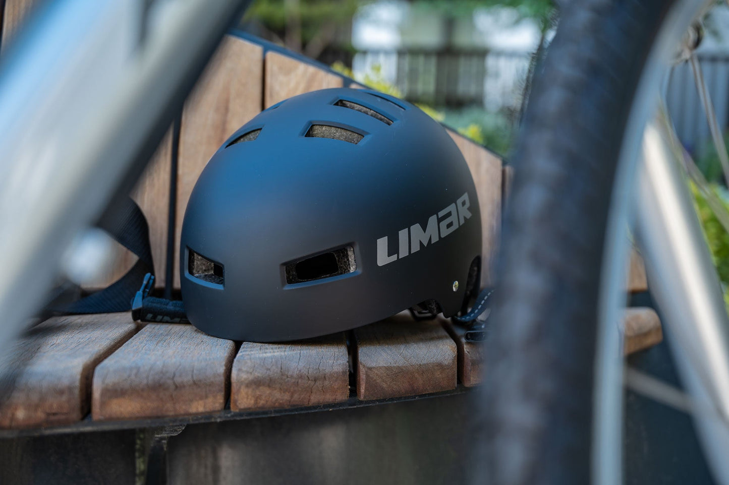 Limar 360 - Urban / Active Bicycle Helmet (Matte Black) Limar