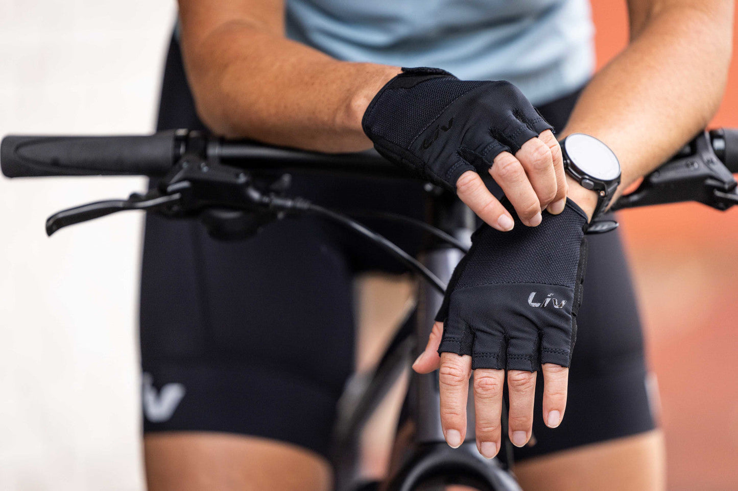Liv Berna Short Finger Glove Liv