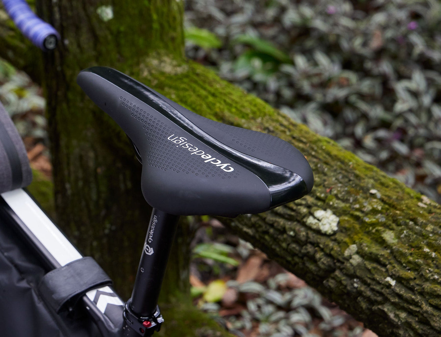 Cycle Design Saddle W57 - Gel + D2 Base Cycle Design
