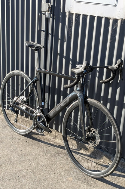 Ex-Showroom Felt AR | Advanced | 105 Road Bike (Black charcoal) Felt