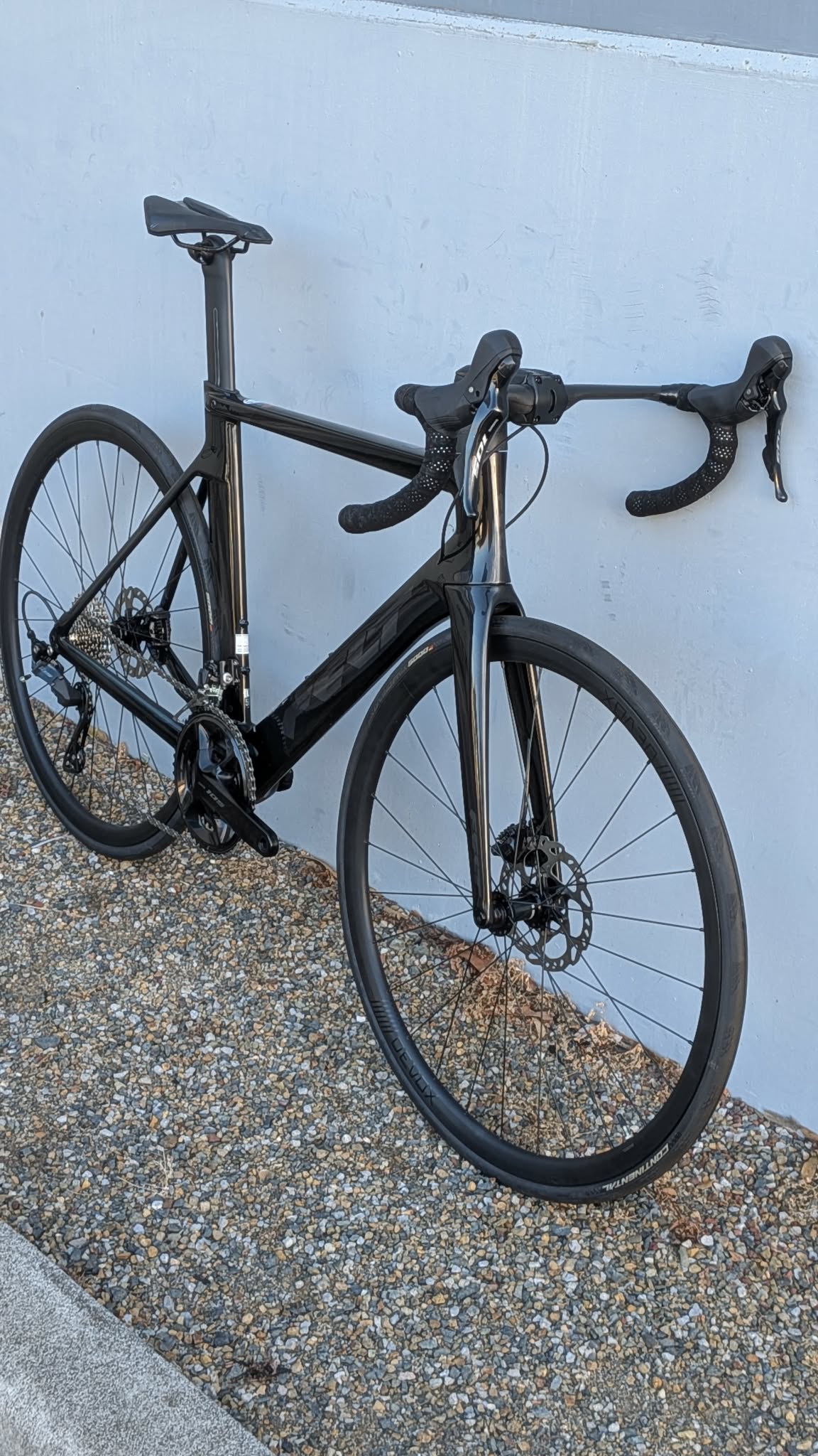Ex-Showroom Felt AR | Advanced | 105 Road Bike (Black charcoal) Felt