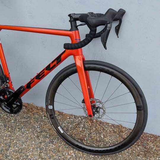 Felt FR | Advanced |105 Di2 Road Bike (Fast Orange) Clearance Showroom Stock Felt