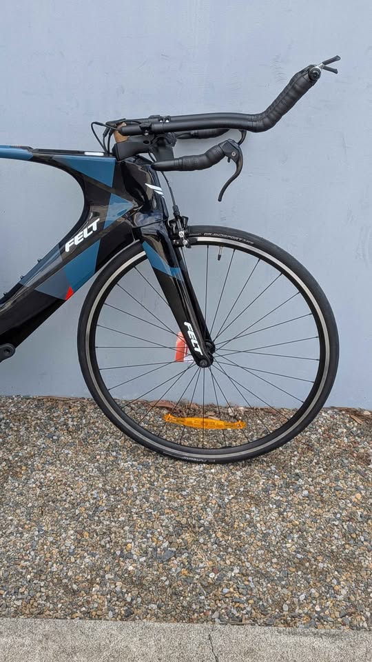 EX-Showroom Felt IA | Advanced | 105 RimBrake Triathlon Bike (Midnight) Felt