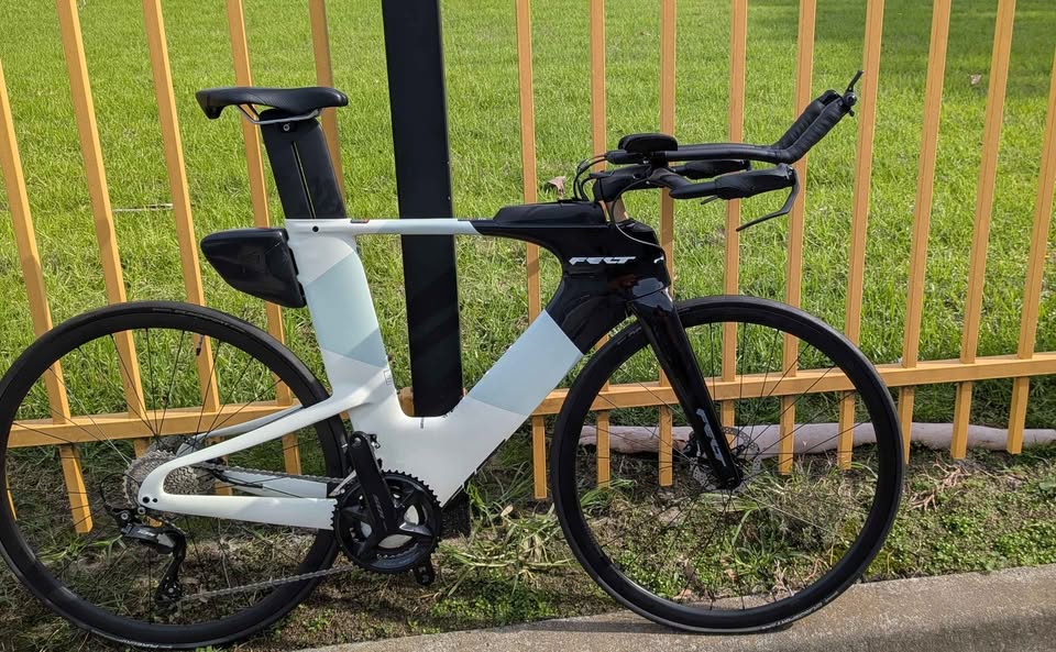 Felt IAx | Advanced | 105  Triathlon Bike Sage White Clearance Showroom Stock Felt