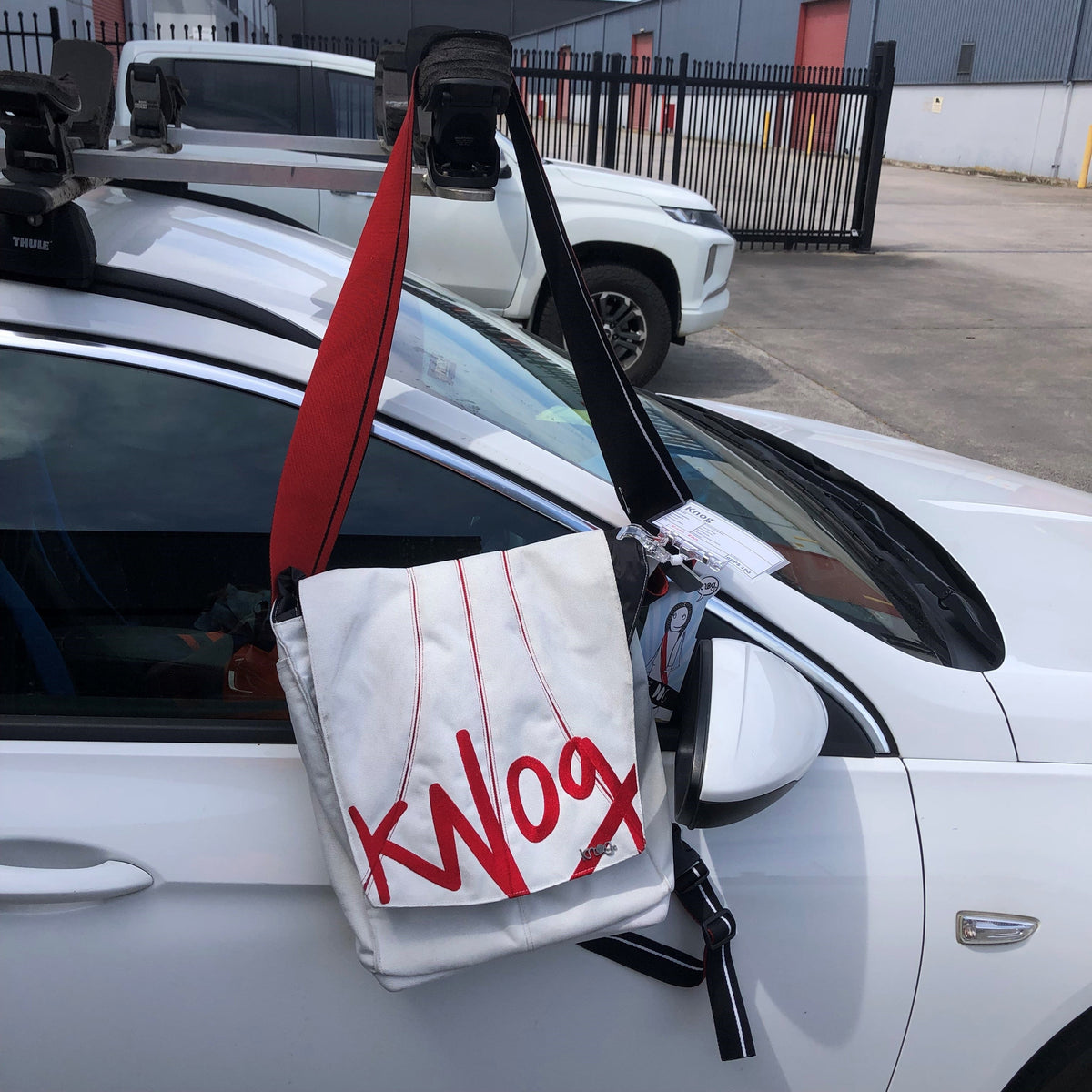 Knog Backpack Knog Franks Dog Courier Bag – The Bicycle Company
