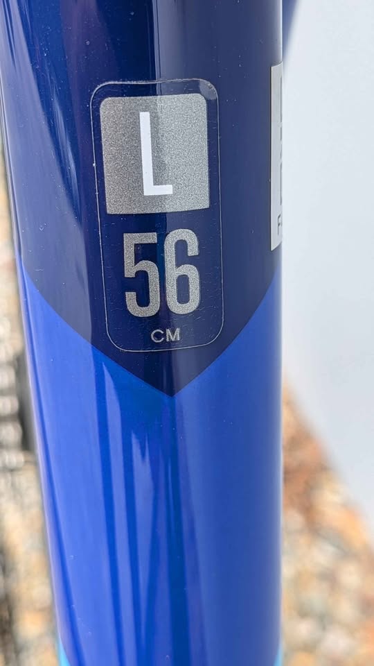 Felt VR | Advanced | 105 Di2 Endurance Bike (Cobalt Blue) Showroom Clearance Stock Felt