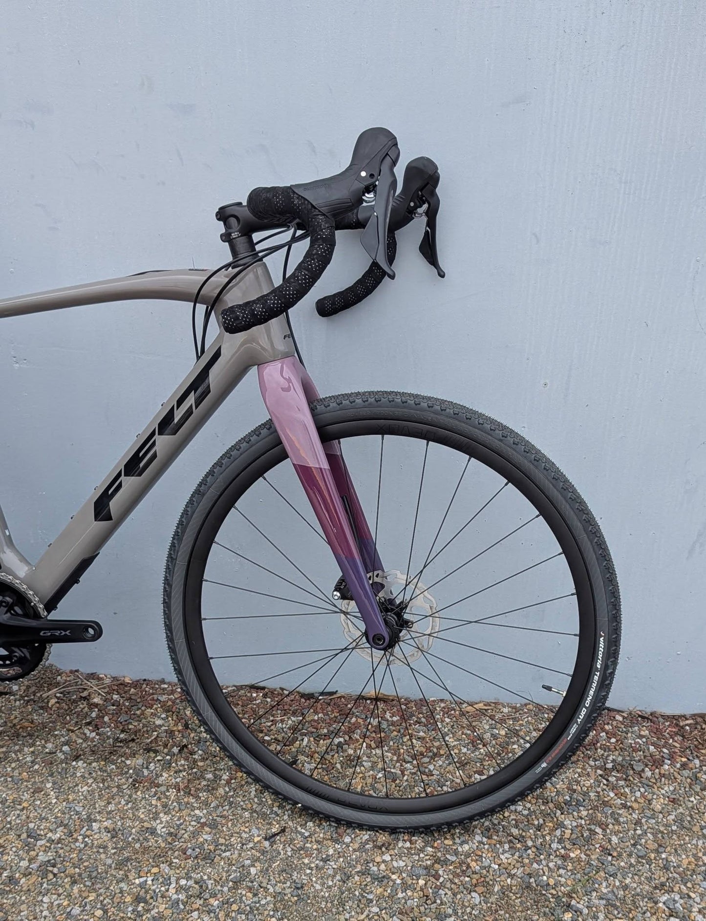 Felt BREED | Advanced | GRX610 Gravel Bike  (Lavasmoke) Felt